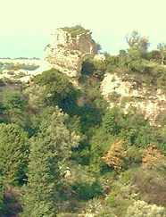 Photo de la tour byzantine 
					sur le site d'Eleutherna, Eleftherna, Crete